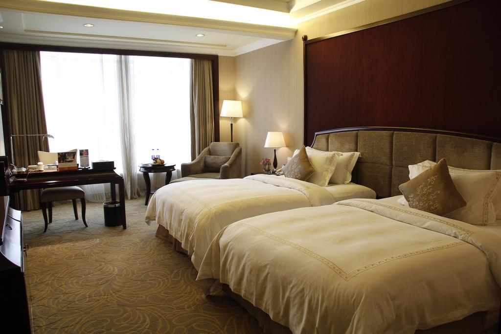 The Royal Marina Plaza Hotel גואנגג'ואו מראה חיצוני תמונה